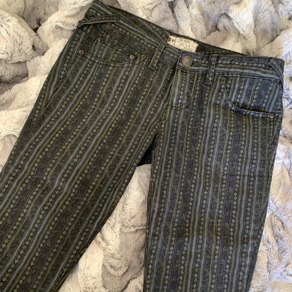 Free People jeans...size 26 - Picture 2 of 5